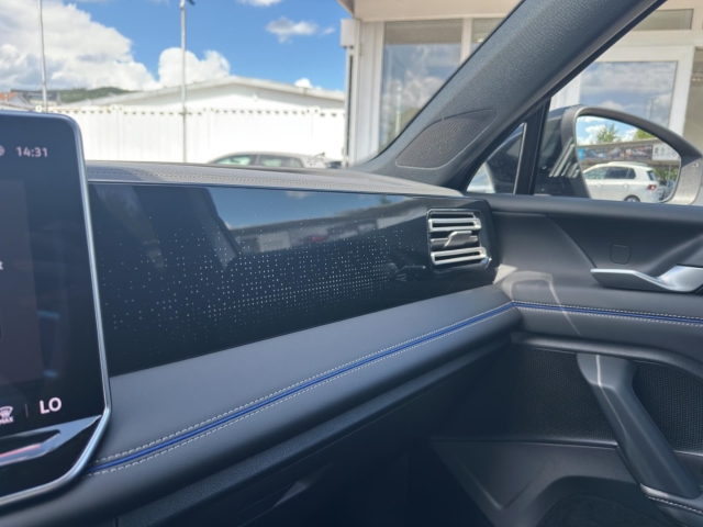Tiguan R-Line 2.0 TDI 4MOTION DSG*AHK*Navi*ACC*