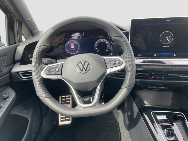 Golf Variant VIII R-Line 1.5 eTSI DSG*AHK*Panodach*Navi*