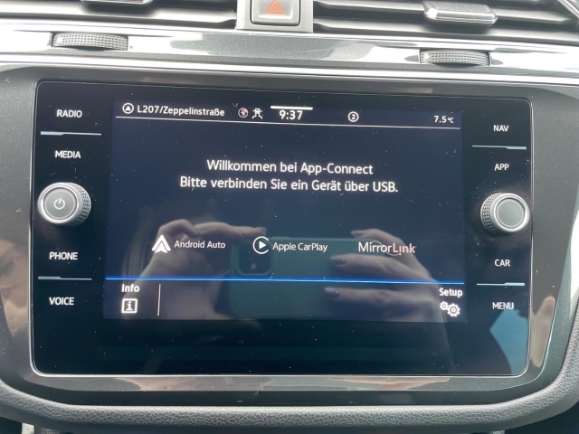 Tiguan R-Line 2.0 TDI*AHK*Navi*LED*