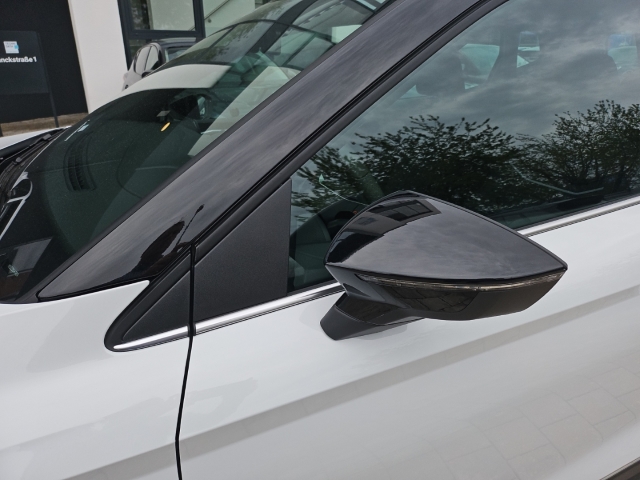 Arona FR 1.0 TSI DSG*Navi*LED*ACC*RüKa*SHZ*