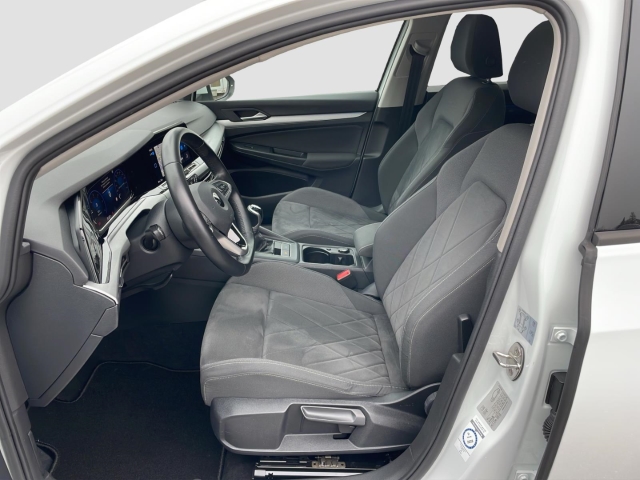 Golf VIII Life 2.0 TDI*PANO*Navi*LED*ACC*