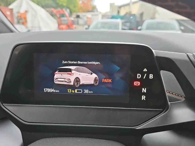 Born 62 kWh*Navi*LED*ACC*KEYLESS*RüKa*SHZ*