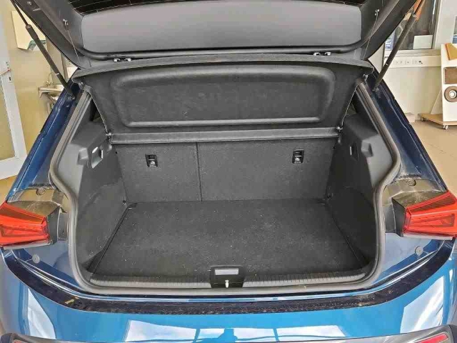 Born 62 kWh*Navi*LED*ACC*KEYLESS*RüKa*SHZ*