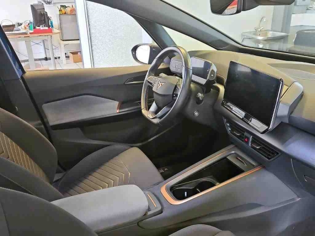 Born 62 kWh*Navi*LED*ACC*KEYLESS*RüKa*SHZ*