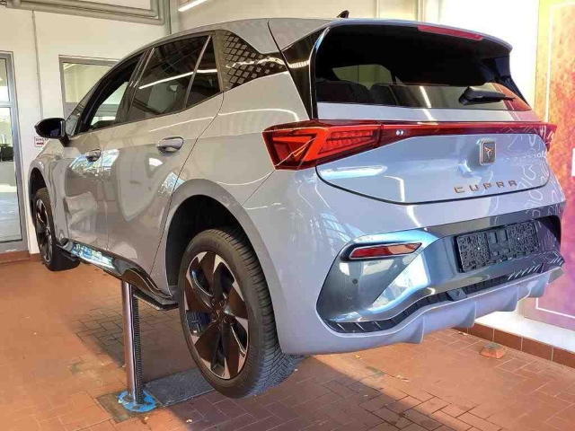 Born electric 62 kWh*Navi*LED*ACC*RüKa*