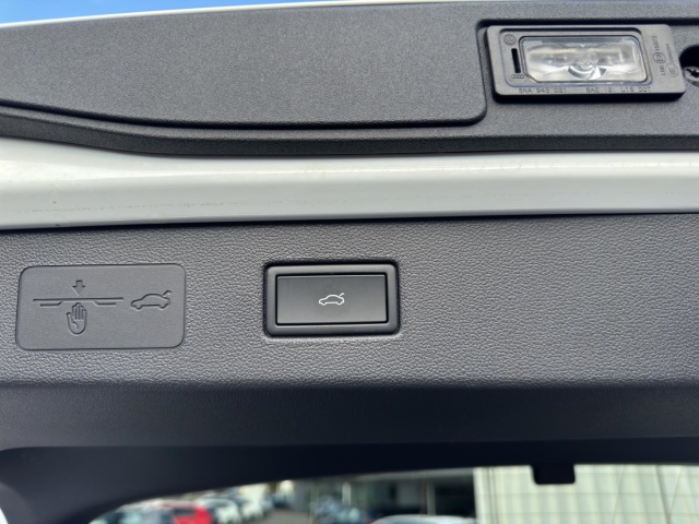 T-Roc R-Line 1.5 eTSI DSG*Navi*LED*ACC*RüKa*