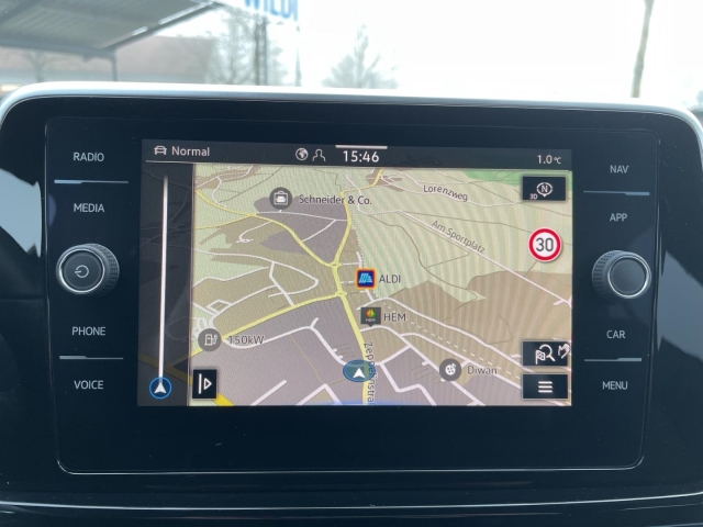 T-Roc R-Line 1.5 TSI DSG*AHK*Navi*ACC*RFK*