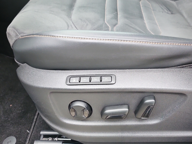 Ateca 4Drive DSG*Navi*LED*AHK*RüKa*ACC*SHZ*