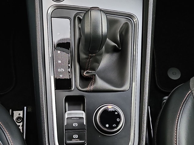 Ateca 2.0 TSI DSG 4Drive*AHK*Navi*LED*ACC*RüKa*