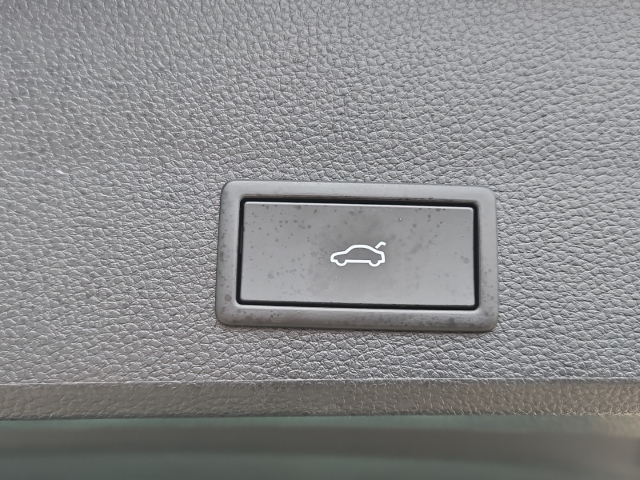 Ateca 2.0 TSI DSG 4Drive*AHK*Navi*LED*ACC*RüKa*