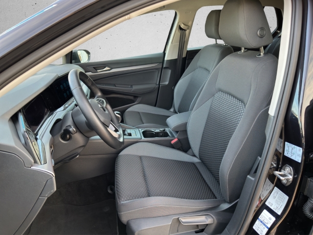 Golf VIII ACTIVE 1.5 TSI*AHK*Navi*LED*