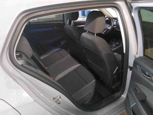 Golf VIII ACTIVE 1.0 eTSI DSG*AHK*Navi*LED*