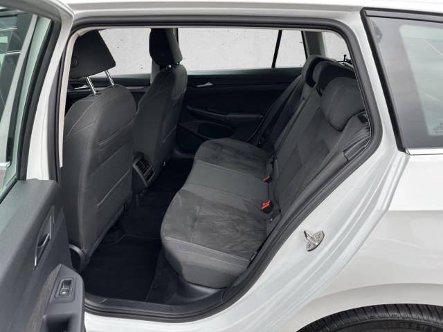 Golf VIII Variant Style 2.0 TSI DSG*Navi *LED*