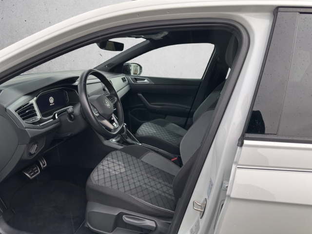 Taigo R-Line 1.5 TSI DSG*AHK*NAVI*