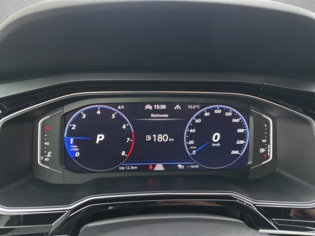 Taigo R-Line 1.5 TSI DSG*AHK*NAVI*