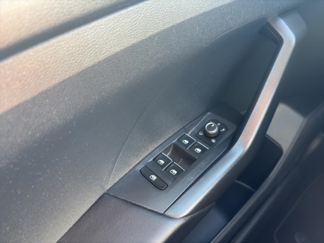 T-Cross 1.0 TSI Active*Navi*LED*RüKa*SHZ*