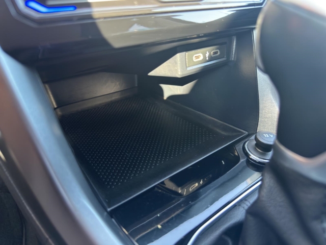 T-Cross 1.0 TSI Active*Navi*LED*RüKa*SHZ*