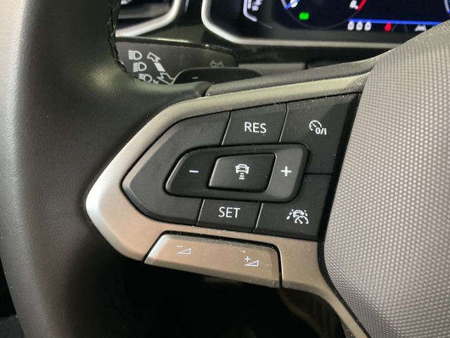 T-Roc R-Line 1.5 TSI DSG*Navi*LED*ACC*