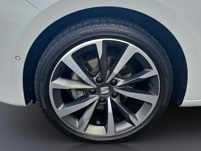 Leon 1,5 eTSI FR *Navi*AHK*LED*PDC*SHZ*