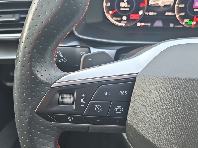 Leon 1,5 eTSI FR *Navi*AHK*LED*PDC*SHZ*