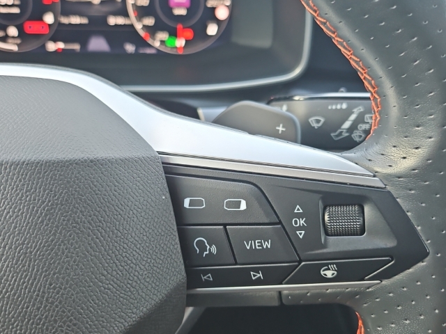 Leon 1,5 eTSI FR *Navi*AHK*LED*PDC*SHZ*