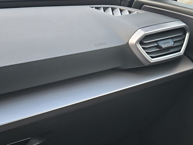 Leon 1,5 eTSI FR *Navi*AHK*LED*PDC*SHZ*