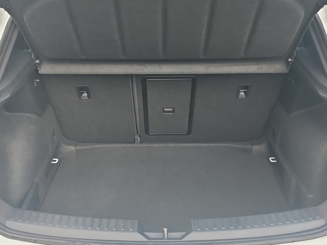 Leon 1,5 eTSI FR *Navi*AHK*LED*PDC*SHZ*