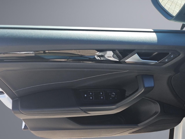 T-Roc R-Line 1.0 TSI Navi*LED*Sportpaket