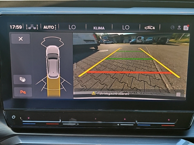 Leon SP 2.0 TSI DSG*Navi*LED*RüKa*SHZ*ACC*DCC*