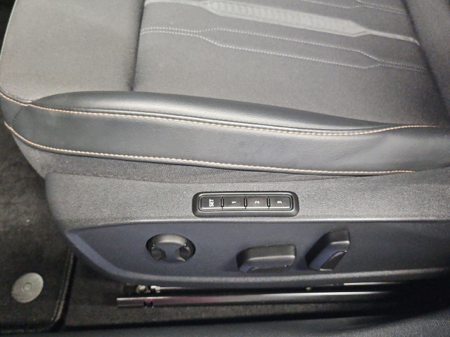 Leon CUPRA 1,5 TSI Basis*Navi*LED*RüKa*SHZ*