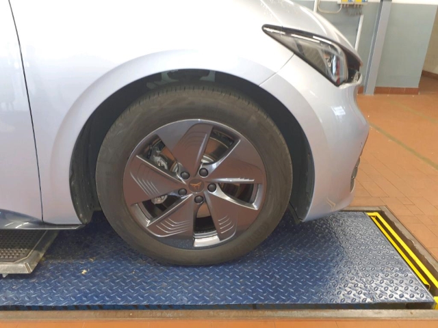 Born 62 kWh *Navi*LED*ACC*RüKa*SHZ*