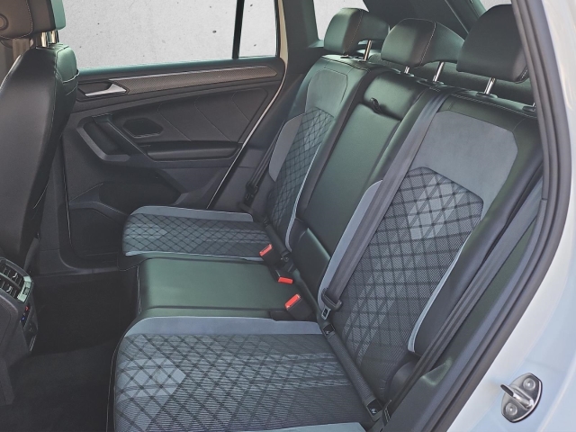 Tiguan R-Line 1.5 TSI DSG Sportpaket*Navi*LED