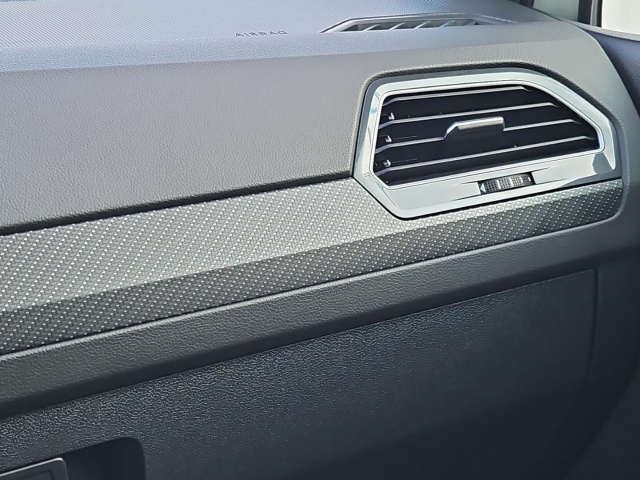 Tiguan R-Line 1.5 TSI DSG Sportpaket*Navi*LED