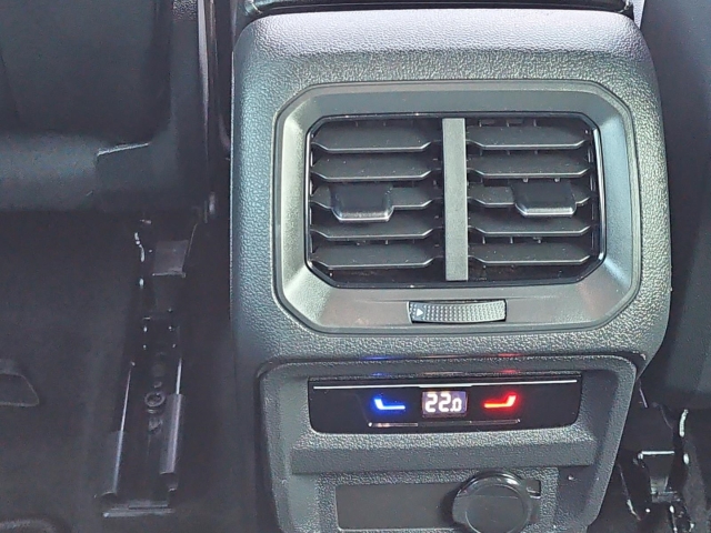 Tiguan R-Line 1.5 TSI DSG Sportpaket*Navi*LED