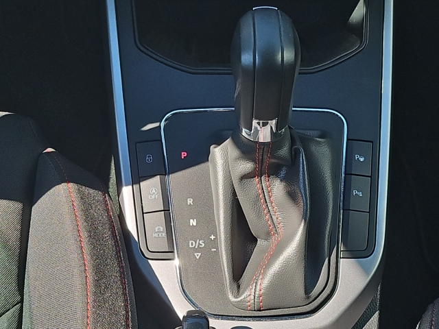 Arona FR DSG*Navi*RüKa*LED*ACC*SHZ*