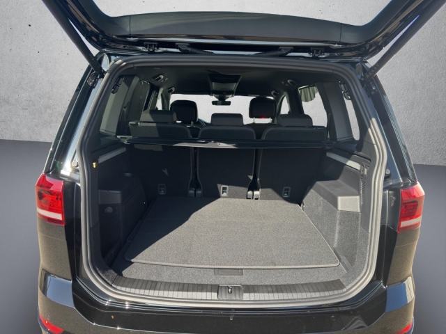 Touran 1.5 TSI Highline OPF R-line*AHK*Navi*RüKa