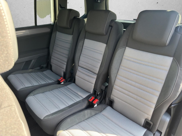 Touran 1.5 TSI Highline OPF R-line*AHK*Navi*RüKa