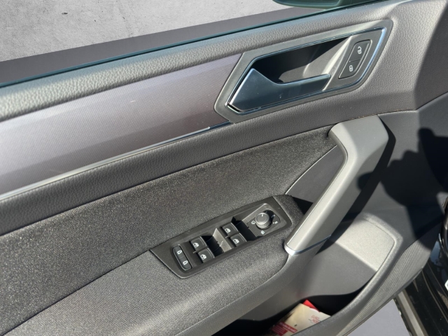 Touran 1.5 TSI Highline OPF R-line*AHK*Navi*RüKa