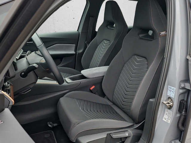 Born 62 kWh*Navi*LED*ACC*SHZ*RüKa*