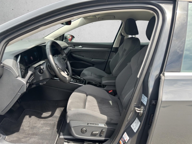 Golf VIII 1.5 eTSI Style DSG *Navi *LED