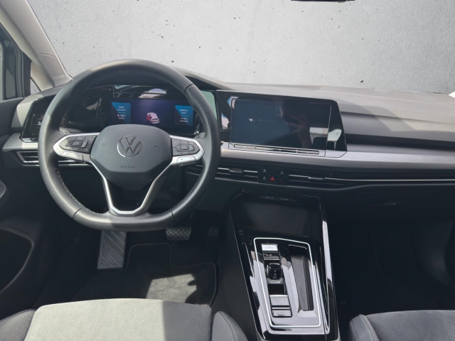Golf VIII 1.5 eTSI Style DSG *Navi *LED