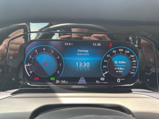 Golf VIII 1.5 eTSI Style DSG *Navi *LED