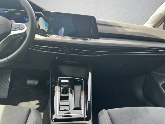Golf VIII 1.5 eTSI Style DSG *Navi *LED