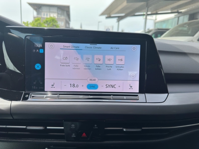Golf VIII 1.5 eTSI Style DSG *Navi *LED