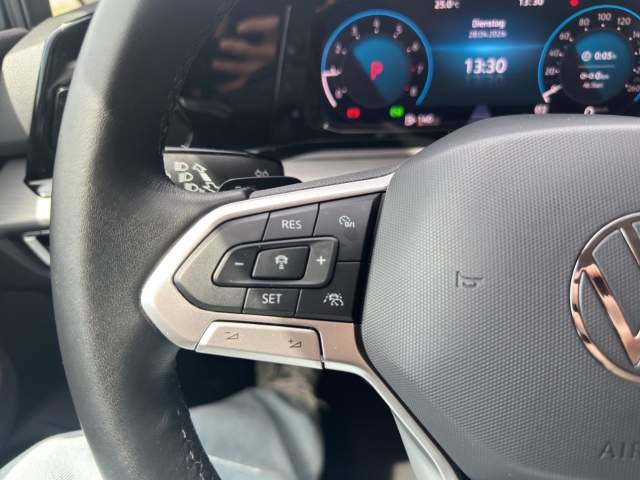 Golf VIII 1.5 eTSI Style DSG *Navi *LED