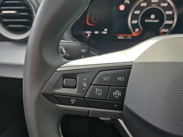 Ibiza 1.0 TSI*Navi*LED*ACC*SHZ*Freisprech*