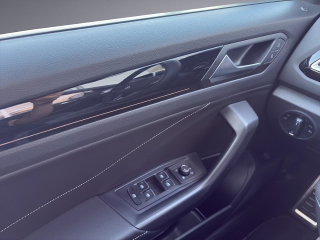 T-Roc 1.5 TSI R-Line*Navi*LED *ACC*RüKa