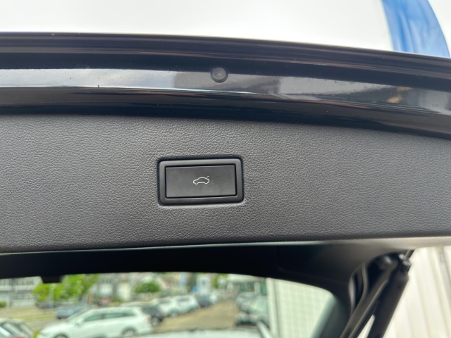 Tiguan 2.0 TDI Elegance 4Motion *Navi*LED*RüKa