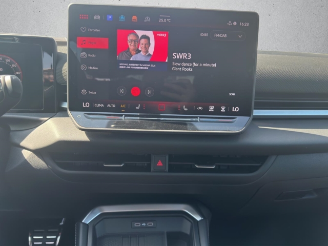 T-Roc 1.5 eTSI R-Line*Navi*LED*RüKa*SHZ*