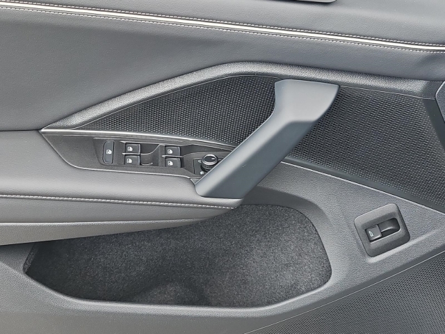 Tayron Elegance 1.5 eTSI DSG*AHK*Navi*360 Kamera*